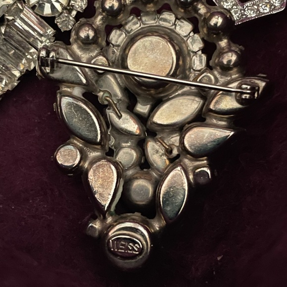 Vintage Weiss Brooch - Picture 2 of 2